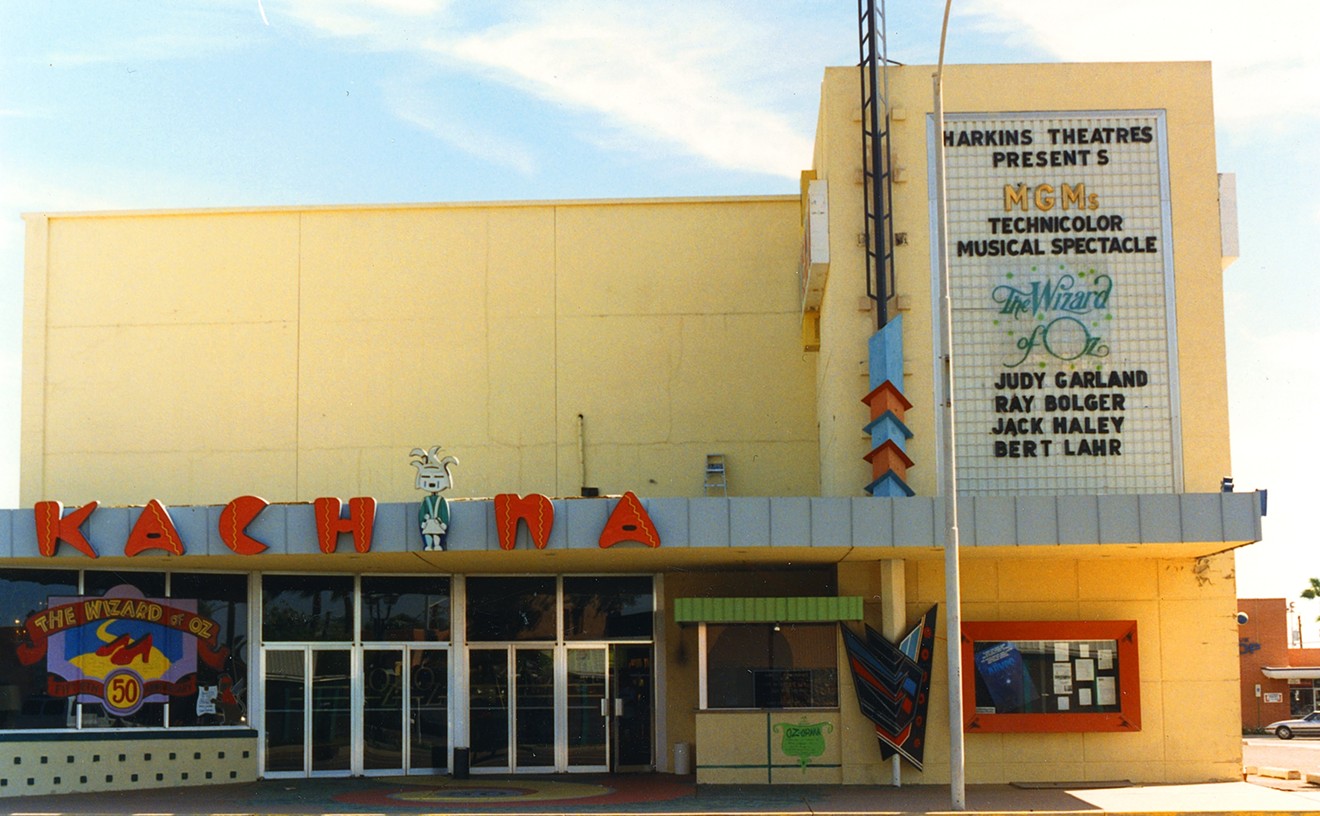 40 vintage photos of beloved Phoenix movie theaters