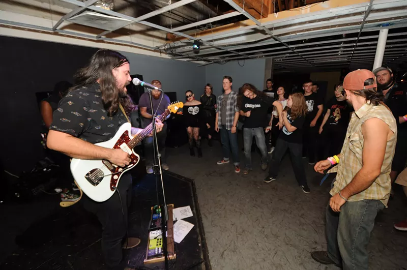 Image: Rodríguez's band Rum Drinker playing at the 2016 Endless Bummer fest.