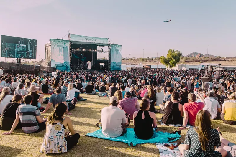 Image: A massive crowd turned up for Gin Blossoms at Right Field Stage.