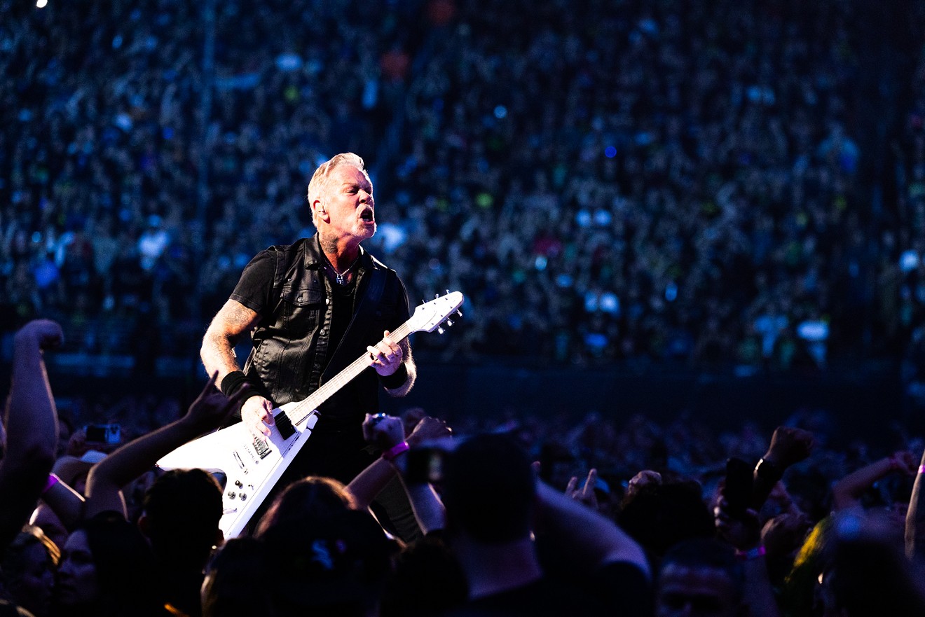 James Hetfield of Metallica rages on the mic on Sept. 1 at State Farm Stadium.