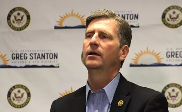 Image: Stanton, Ansari rip ICE for illegally barring them from detention center