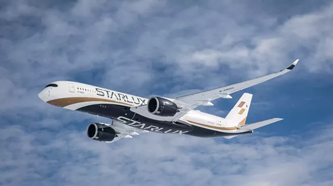 a starlux plane