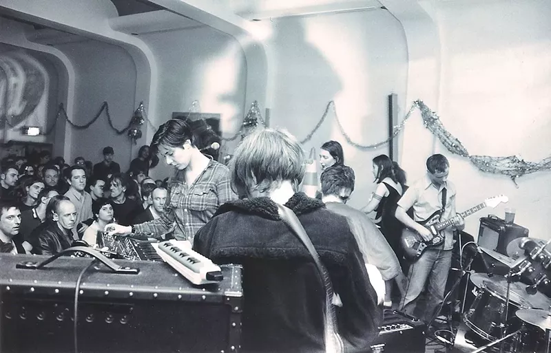 Image: Stereolab playing in London in 1994.