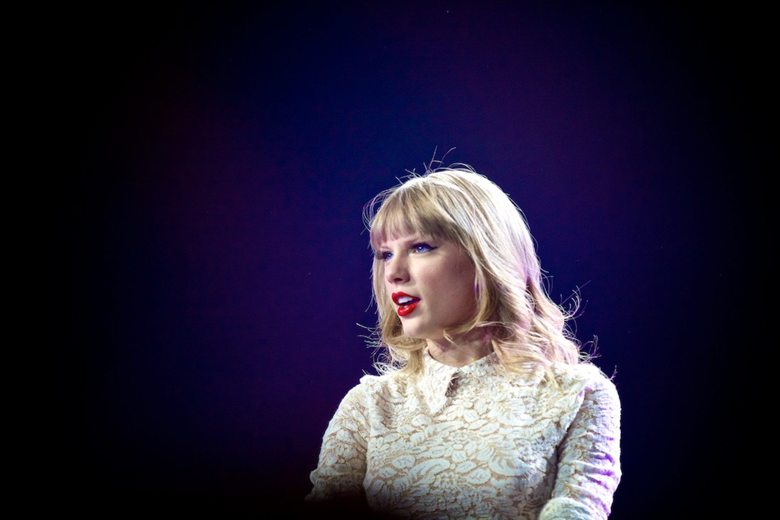 Taylor Swift at Jobing.com Arena, Phoenix, Phoenix New Times