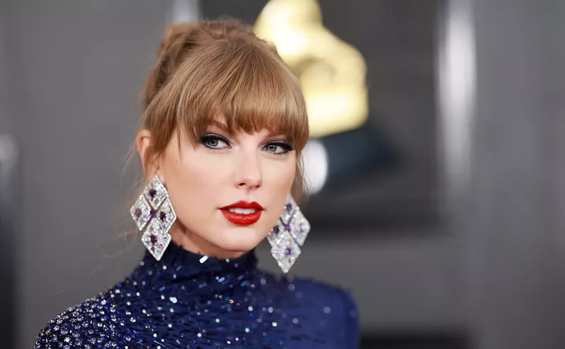 Image: Your Ultimate Guide to Taylor Swift’s Eras Tour in Glendale: Tickets, Parking, and Pre-Gaming
