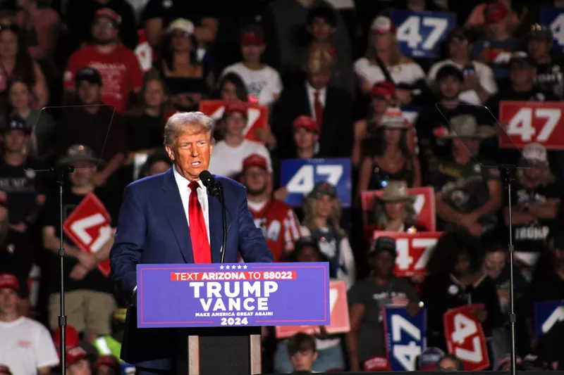 Image: donald trump in front of a crowd