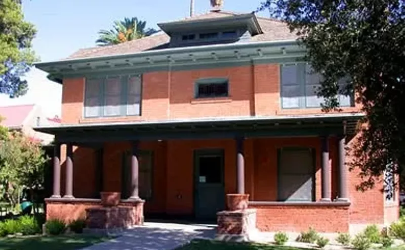 Image: The ASU Piper Center's Queer Poetry Salon Promotes Unity in a Time of Isolation