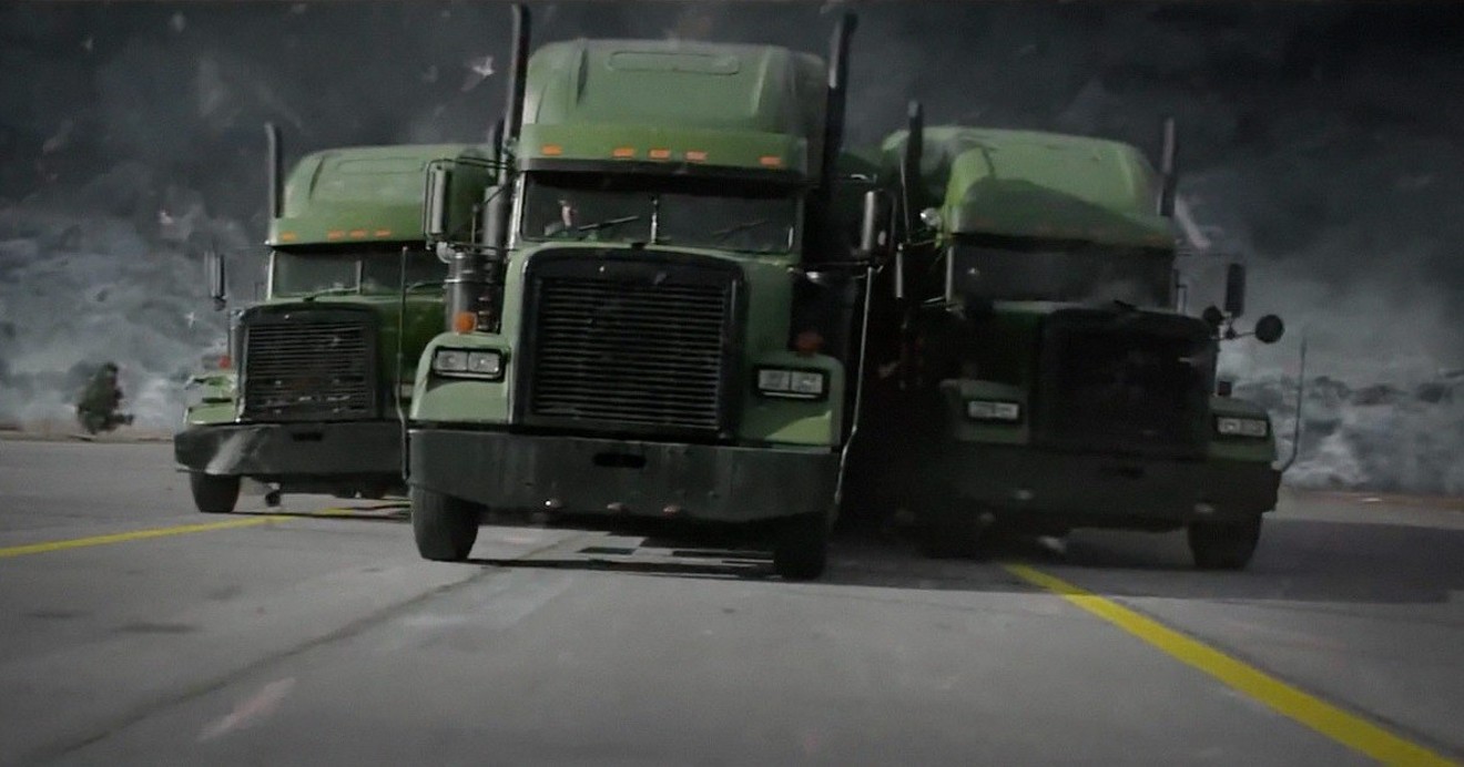 An elaborate truck chase is only one of the many entertaining elements that fills The Hurricane Heist, director Rob Cohen's ideal dumb-fun concept of a movie that sometimes feels like a clearinghouse for '90s action movie cliches.