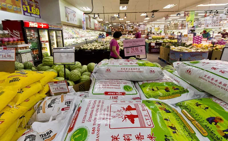 Image: The Juxtaposition of Phoenix-Area Asian Markets and Restaurants During COVID