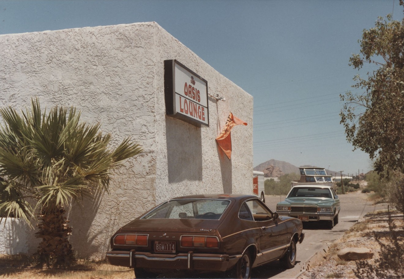 The Oasis Lounge at 26 South Farmer Avenue, and 10 other examples of great Tempe bar and restaurant lore.
