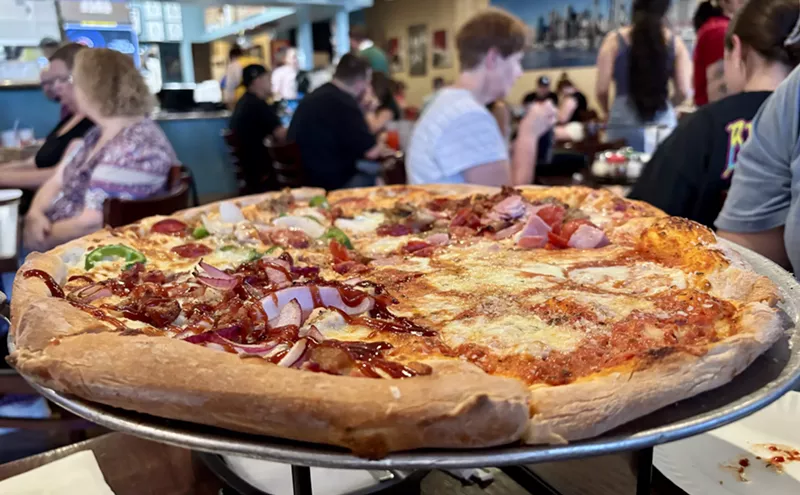 Image: This Mesa pizzeria is a viral sensation. We stopped by to find out why
