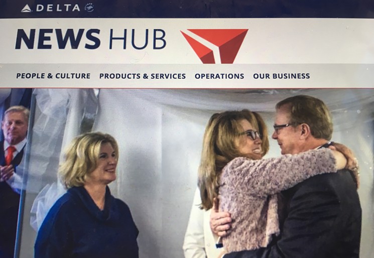 This couple tied the knot in midair as Delta retired its last 747 aircraft. - SCREENSHOT OF DELTA AIR LINES