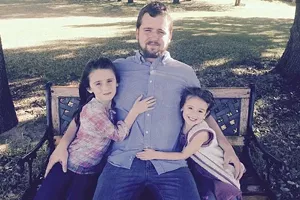 Daniel Shaver with his two girls. - FUNDRAISER BY LANEY SWEET
