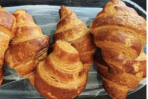 Gluten- and dairy-free croissants. - SUNNY BATTERS