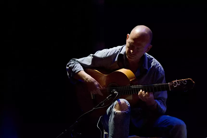 Ο βιρτουόζος της κιθάρας Ottmar Liebert. -ΜΑΤ ΚΑΛΑΧΑΝ