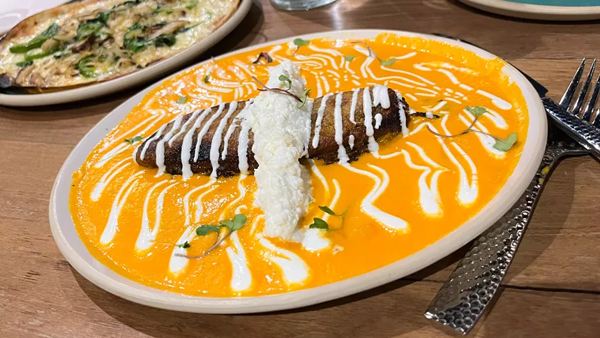 Chiles rellenos at Cocina Chiwas.