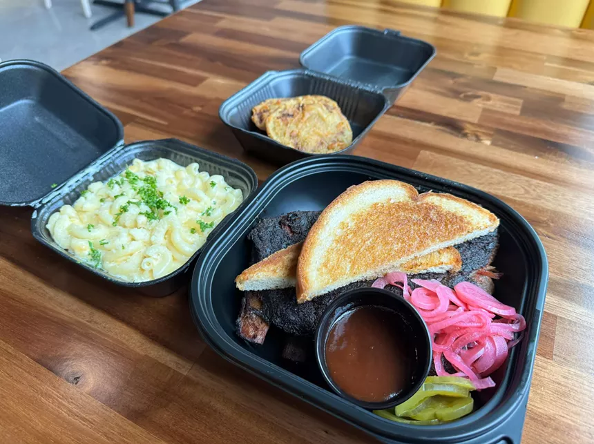 Ribs, macaroni and cheese and fried green tomatoes.