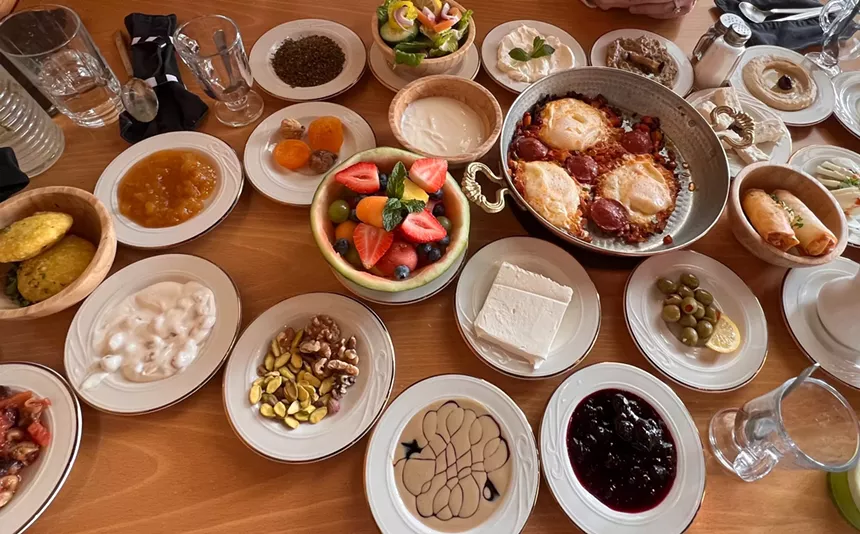 The breakfast spread from Rayoog Cafe.