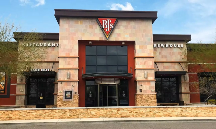 Exterior of BJ's Restaurant & Brewhouse in Peoria
