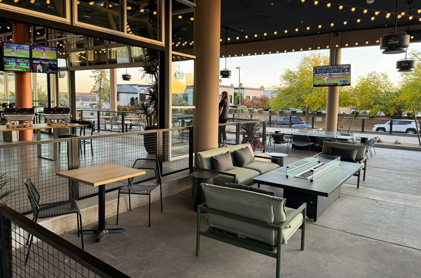 The patio and taproom at Pinnacle Brewing Co.