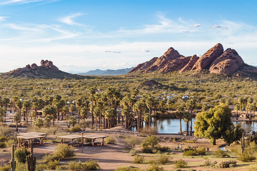 A vista of Papago Park in Arizona