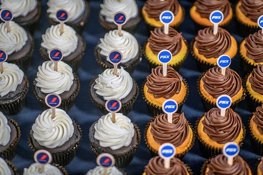 Air France and Sky Harbor cupcakes
