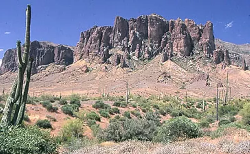 lost dutchman trail