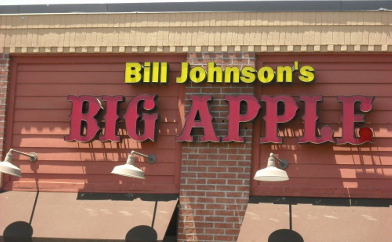 BEST PLACE TO WAX NOSTALGIC ABOUT PHOENIX 2006 Bill Johnsons Big Apple Food and Drink