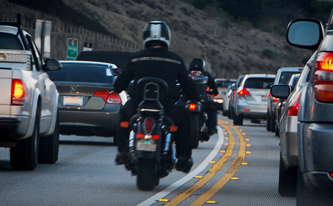 Motorcycle lane-splitting could become legal in Arizona under a proposed new law.
