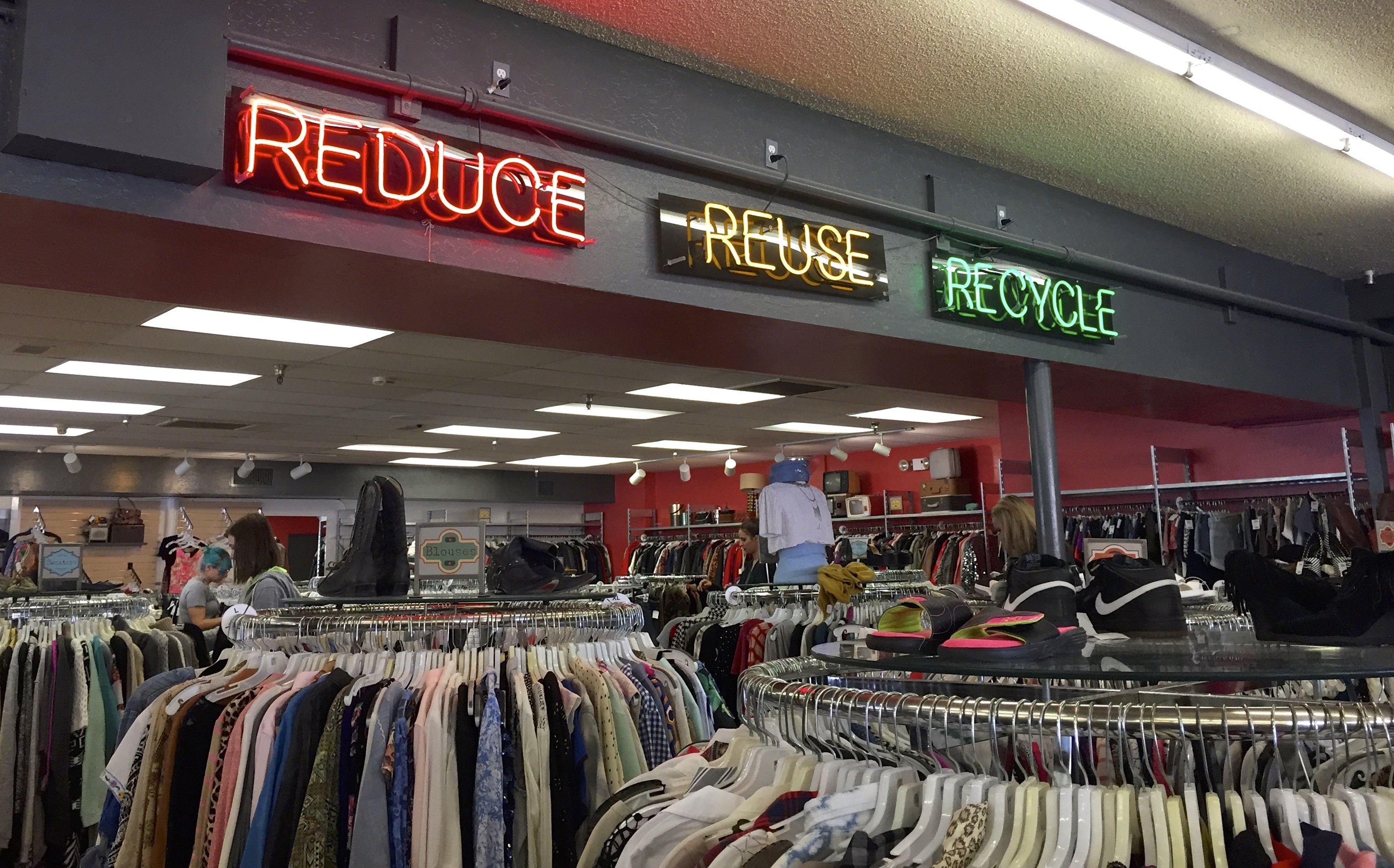 4 Tips for Selling Clothes From a Buffalo Exchange Buyer