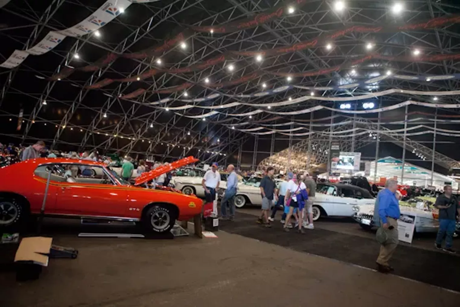 The People of BarrettJackson Scottsdale 2014 Collector Car Auction Phoenix Phoenix New
