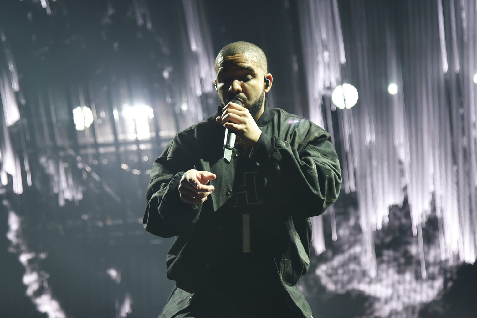 Drake and Future Bring Their Summer Sixteen Tour to Phoenix Phoenix