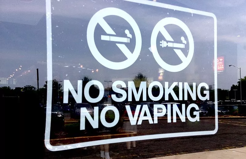 Image: The federal government announced guidance for a ban on flavored e-cigarettes on January 2, but it leaves room for exceptions.