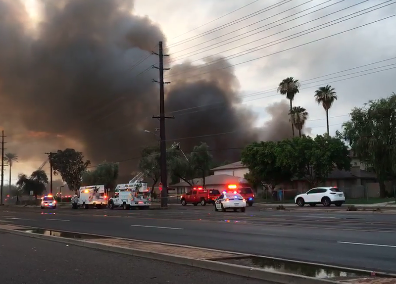 Image: A Safeway near 35th Avenue in north Phoenix was on fire on Wednesday evening as firefighters worked to douse the blaze.