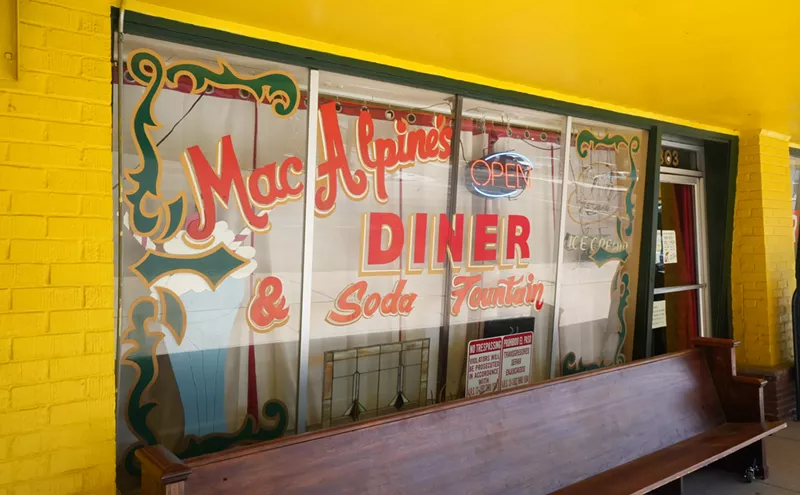 Image: What to order at the 'most iconic' old-school diner in Phoenix