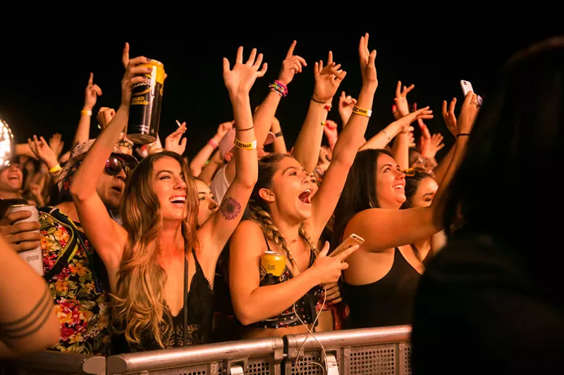 Image: The crowd at Lost Lake Festival 2017.