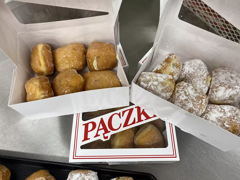 Image: Bashas' sells paczki individually or in boxes of six.