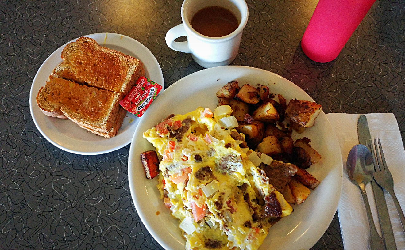 Why Mel's Diner in Phoenix is Required Eating — And the Omelet You Shouldn't Miss